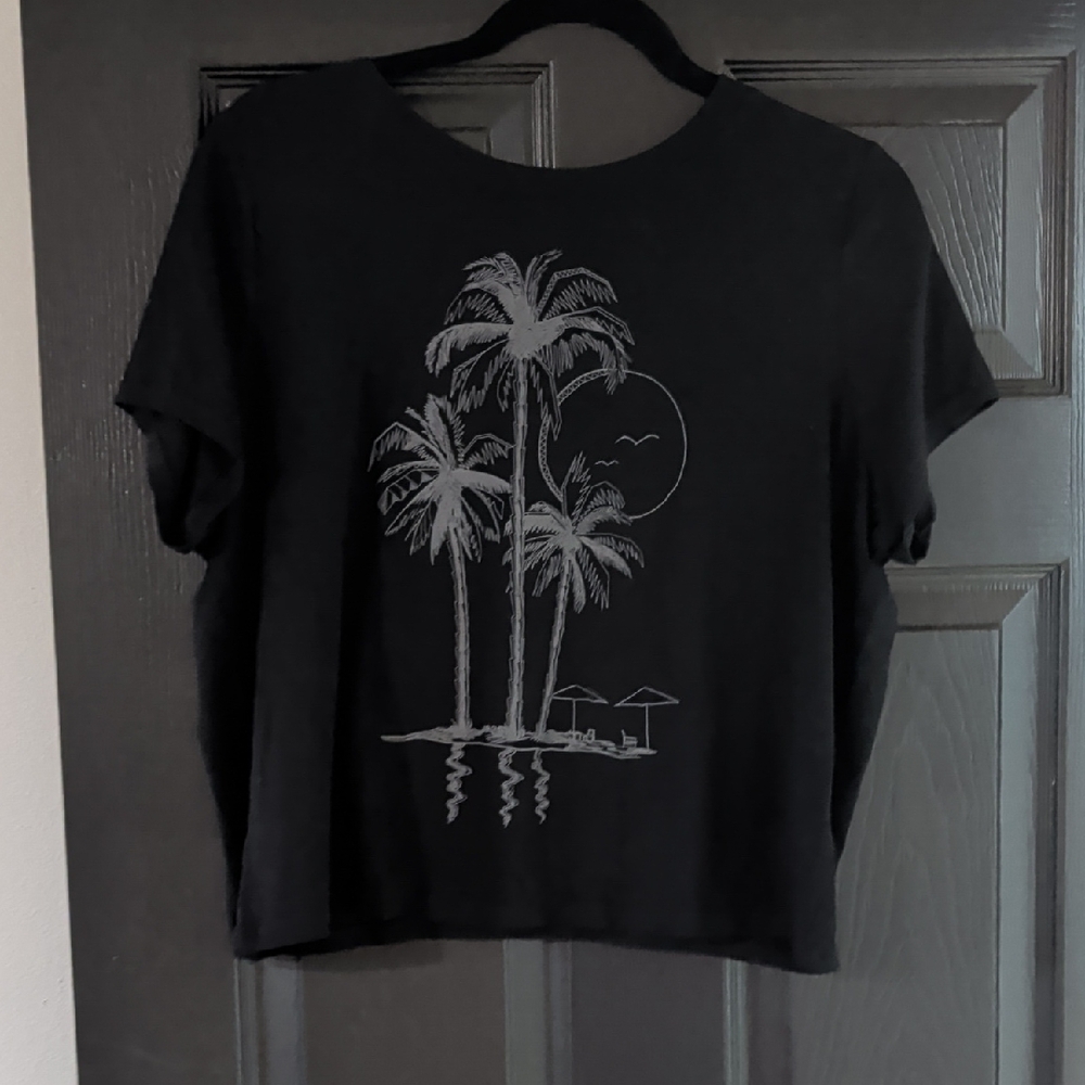 Torrid Black Graphic Crop Tee